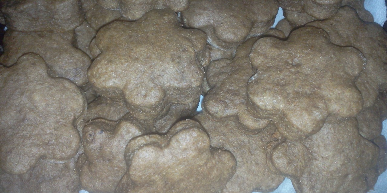 Biscuiți cu banană, iaurt și carob (pudră de roșcove)