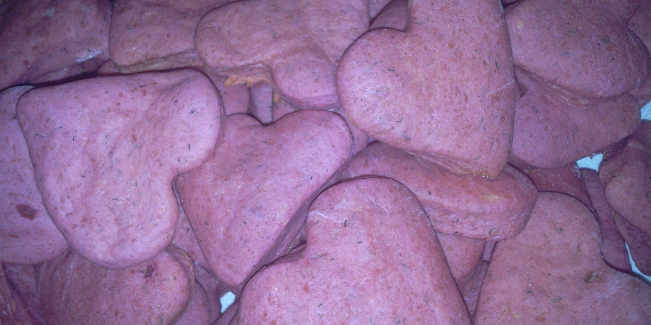 Inimioare roz cu sfeclă roșie și cașcaval