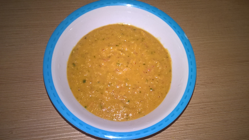 Supă cremă de linte roșie