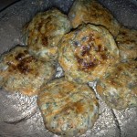 Chifteluțe cu piept de pui, legume și semințe de chia (fără ou)