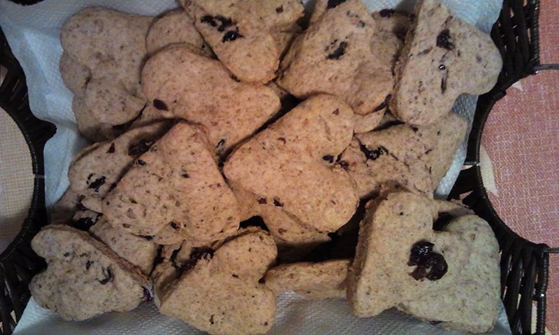 Biscuiți fragezi cu iaurt și merișoare