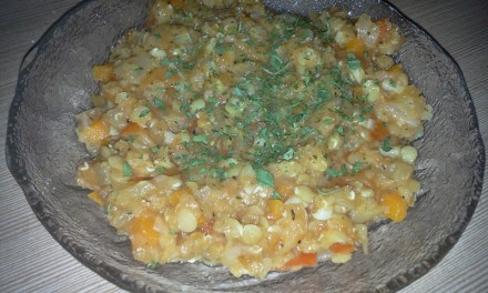 Tocăniță cu ardei și linte roșie