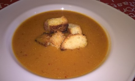 Supă cremă de linte roșie