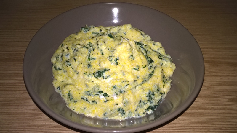 Mămăligă în lapte cu ricotta și urzici