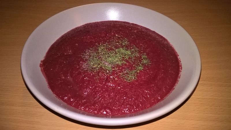 Supă cremă cu sfeclă roșie