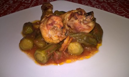 Pulpe de pui cu bame la cuptor