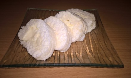 Mini-ruladă cu fulgi de cocos și mascarpone