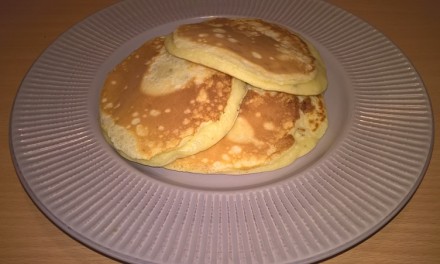Pancakes cu brânză și banane