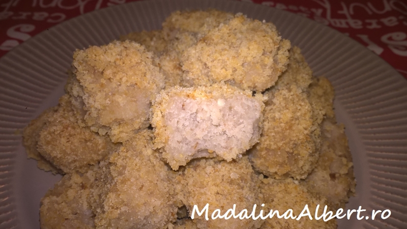 Papanași fierți cu nucă și pesmet