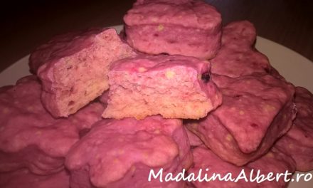 Biscuiți cu sfeclă roșie și banană