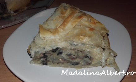 Plăcintă cu ciuperci şi gorgonzola