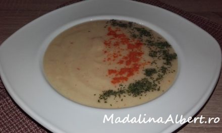 Supă cremă de cartofi cu fenicul și smântână